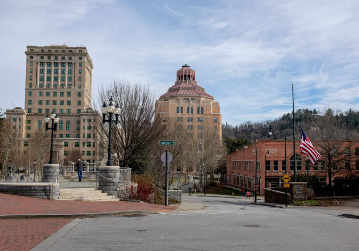 https://www.waywardblog.com/city-guide-asheville-north-carolina-nc/